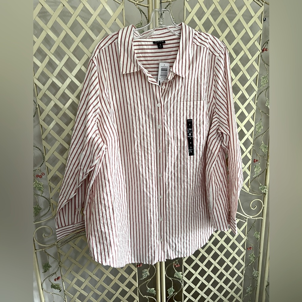 Torrid Button Down Shirt Size 3 NWT